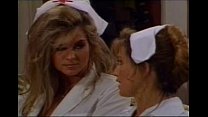 Vanessa Chase como la enfermera cachonda