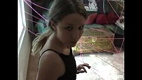 Симпатичная 18-летняя играет со взломщиком, чтобы получить ее дилдо - DarlingCams.com