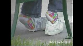 juego de zapatos con calcetines