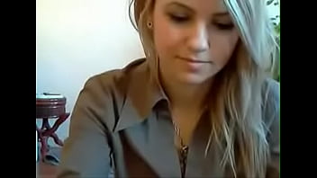 Webcam Girl Strip more videos on - Nutriporn.com