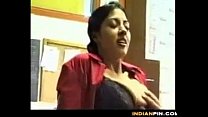 Indische Sekretärin saugen und ficken
