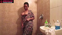Indische Amateur Babes Lily Masturbation Sex in der Dusche