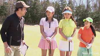 Asian Teen Girls spielt Golf nackt