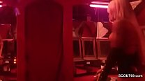 Echte PeepShow in deutschem PornoKino vor vielen Typen