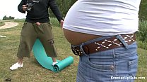 Embarazada follada al aire libre