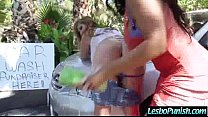 Hot Girl se punir avec des godemichés par clip-25 lesbienne