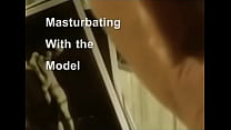 Masturbandosi con la modella
