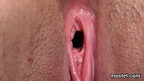 checa picante abre su deliciosa vulva al extremo