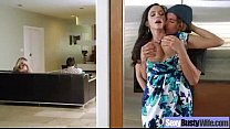 Intercorse на камеру с домохозяйкой с большими дынными сиськами (Ariella Ferrera), видео-02