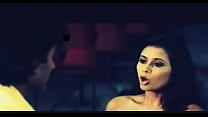 L'actrice indienne Rani Mukerji nue aux gros seins exposée dans le film indien
