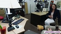 Жена клиента ругала ломбард в бэк-офисе