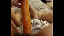Ftm с морковным дилдо