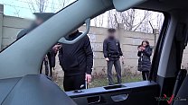 Хардкорный экшн в фургоне, прерванный настоящими полицейскими