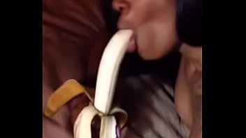 female sucking on banana like crazy on flippaview.com