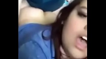 Die süße Latina wird vor der Webcam in den Arsch gefickt