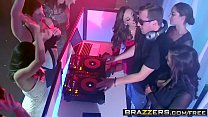 Brazzers - Brazzers Exxtra - La alegría de la escena de DJ protagonizada por Abigail Mac Keisha Grey y Jessy Jone
