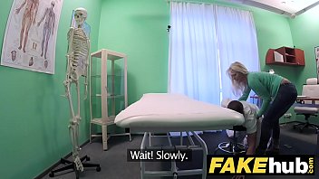 Fake Hospital - Tetas grandes com tesão Quiroprático Milf fode médico depois da massagem