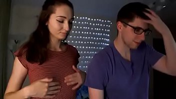 1twothreecum heiße Teen Paar macht erotische Webcam-Show
