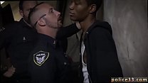 Sexy camionista e poliziotto porno gay Suspect on the Run, ottiene Deep Dick