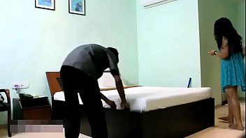 Indiano Bhabhi In Blue Lingerie Teasing Young Room Service Boy