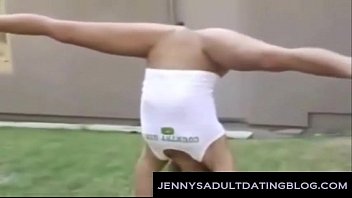 Country Girl und Nude Gymnastics