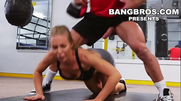 BANGBROS - Big Tits Babe Nicole Aniston ottiene la figa tirato fuori in palestra