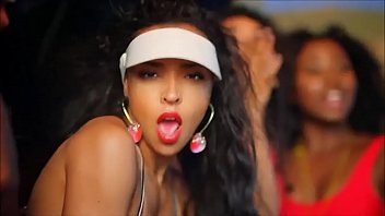 Tinashe - Superlove - Vídeo musical oficial classificado para x -CONTRAVIUS-PMVS- - DiamondCox.com