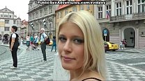 Wilder Sex in der Öffentlichkeit mit geilen blonden Mädchen