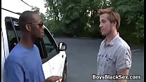Белый сексуальный мальчик-гей-подросток наслаждается большим черным членом 21