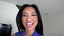 BANGBROS - La teen asiatique Alina Li prend une grosse bouchée de Brannon Rhoades