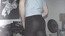 sissyformen blogger is a gorgeous slut who loves pantyhose and stripping