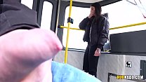 La donna mi guarda masturbarsi su un tram! # Stacy Sommers