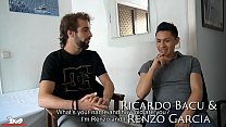 Ricardo aspire immédiatement la bite de Renzo