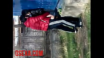 Donna uzbeka scopata all'aperto su una telecamera nascosta