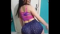 Красивая девушка танцует сексуально 2018
