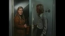 Escenas porno en Condominio Erótico 1975 (2)