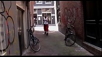 Un ragazzo lussurioso scappa ed esplora il distretto di redlight di Amsterdam