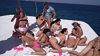 Russische Mädchen Hardcore-Orgie auf dem Boot