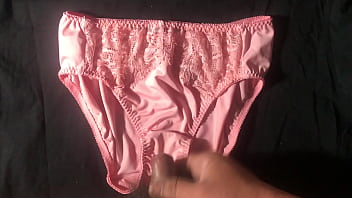 Shot on the pink original silk lace panties, wipe it on the panties after shooting, the silk texture feels great