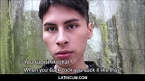 Un jeune minet latino brisé a des relations sexuelles avec un étranger en bas de la rue pour de l'argent POV