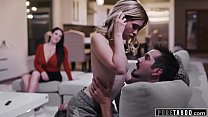 PURE TABOO L'assistante virtuelle Angela White se fait baiser par un couple - Sci Fi Porn