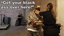 BLACK PATROL - Un faux soldat s'utilise comme un jouet Black Fuck de White Cops