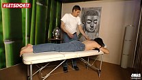 Moglie matura tedesca viene scopata dal massaggiatore