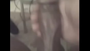 Una ragazza cicciottella tettona si masturba durante lo show in webcam - dal vivo su AngelzLive.com