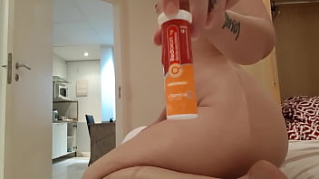 Mimi Boliviana krank und geil masturbiert mit Vitamin C ... bolivinamimi.fans
