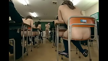 japanische nackte Schulmädchen
