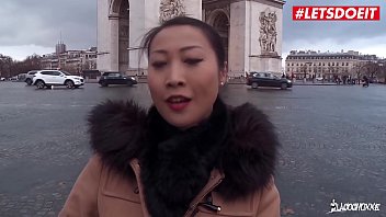 LETSDOEIT - A adolescente asiática Sharon Lee é super fodida por um galo francês