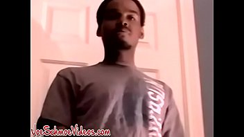 Чернокожая Jerome снимает сперму после сольной мастурбации в любительском видео