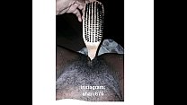 Colegiala jamaicana usa cepillo para el pelo en su coño Ft Makerel