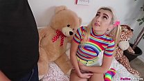 Couettes et Rainbows - Petite Teen Fuck